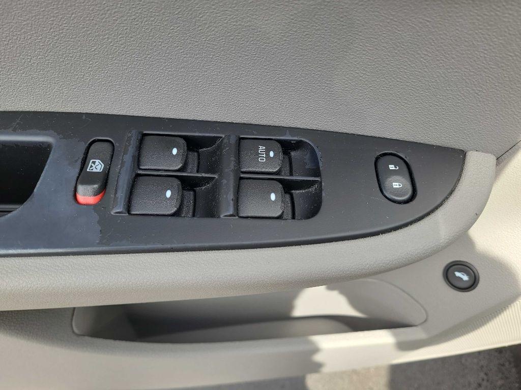 Saturn Aura 4dr Sdn XE 2008