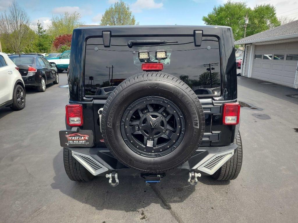 Jeep Wrangler 4WD 2dr Sahara 2014