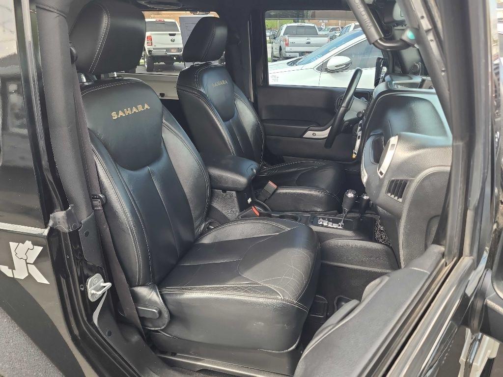 Jeep Wrangler 4WD 2dr Sahara 2014