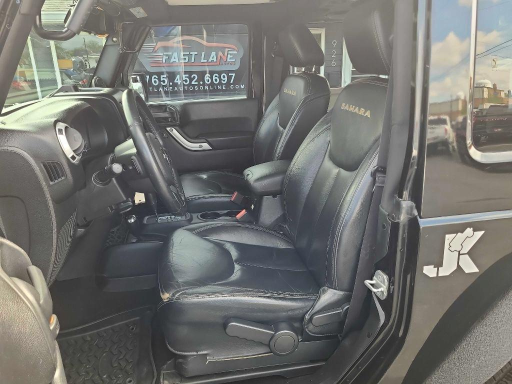 Jeep Wrangler 4WD 2dr Sahara 2014