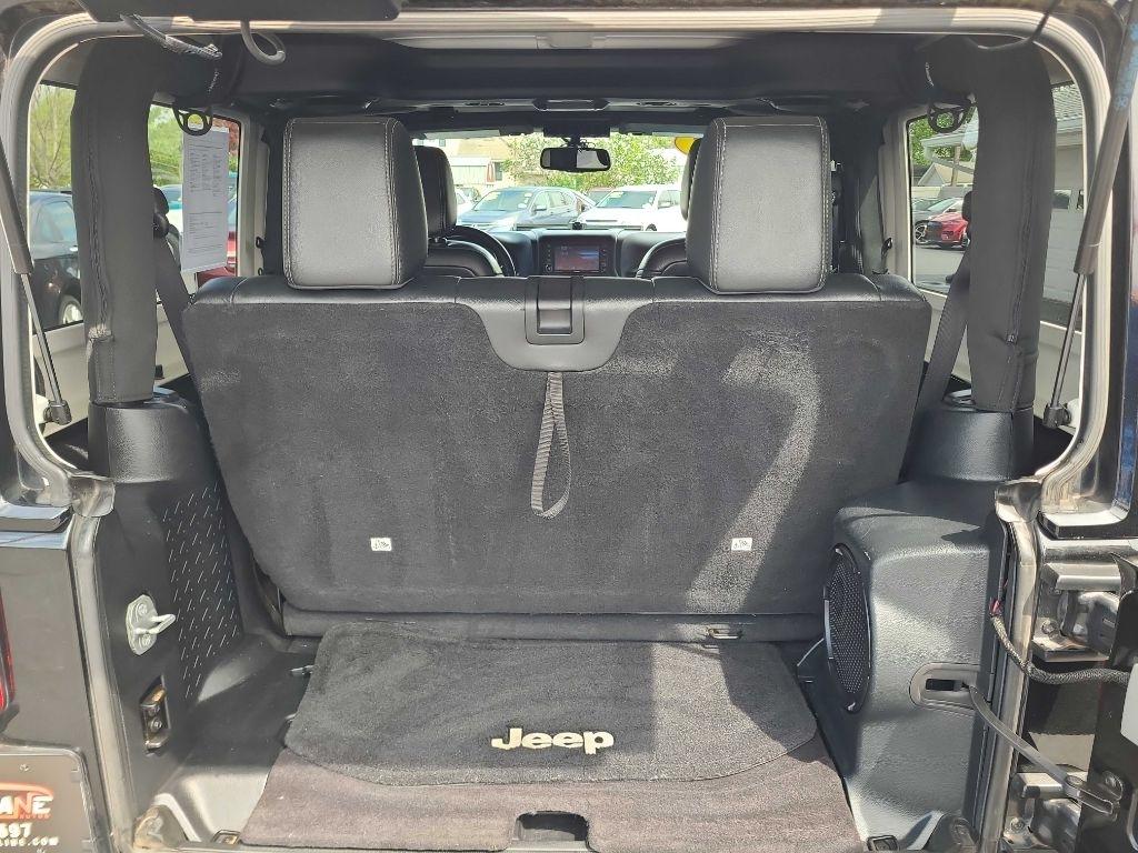 Jeep Wrangler 4WD 2dr Sahara 2014