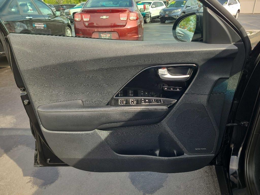 Kia Niro Touring FWD 2017