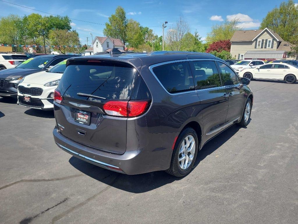 Chrysler Pacifica Touring-L Plus FWD 2017