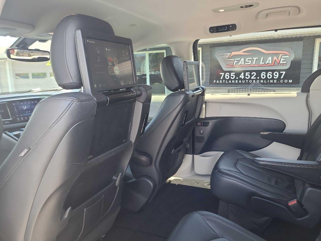 Chrysler Pacifica Touring-L Plus FWD 2017