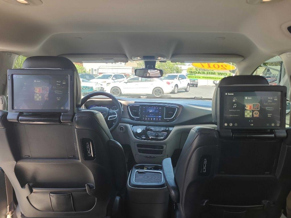 Chrysler Pacifica Touring-L Plus FWD 2017