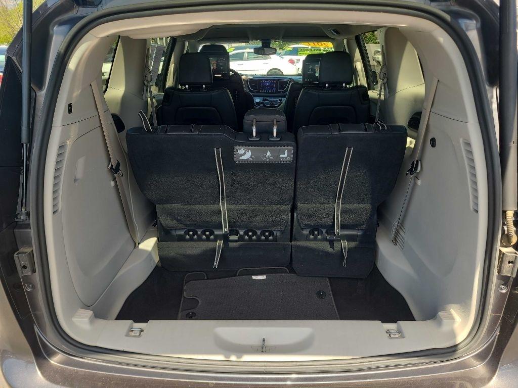 Chrysler Pacifica Touring-L Plus FWD 2017