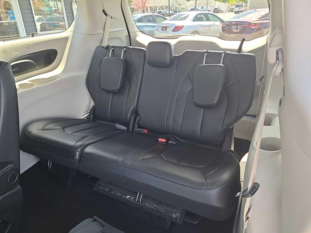 Chrysler Pacifica Touring-L Plus FWD 2017