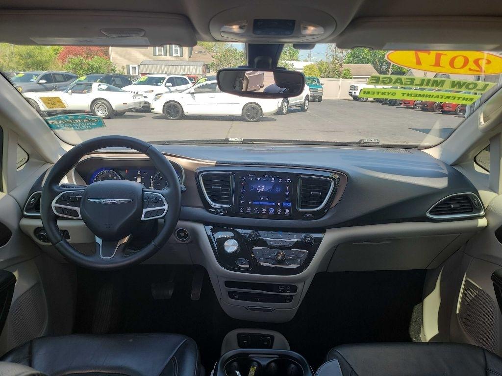 Chrysler Pacifica Touring-L Plus FWD 2017