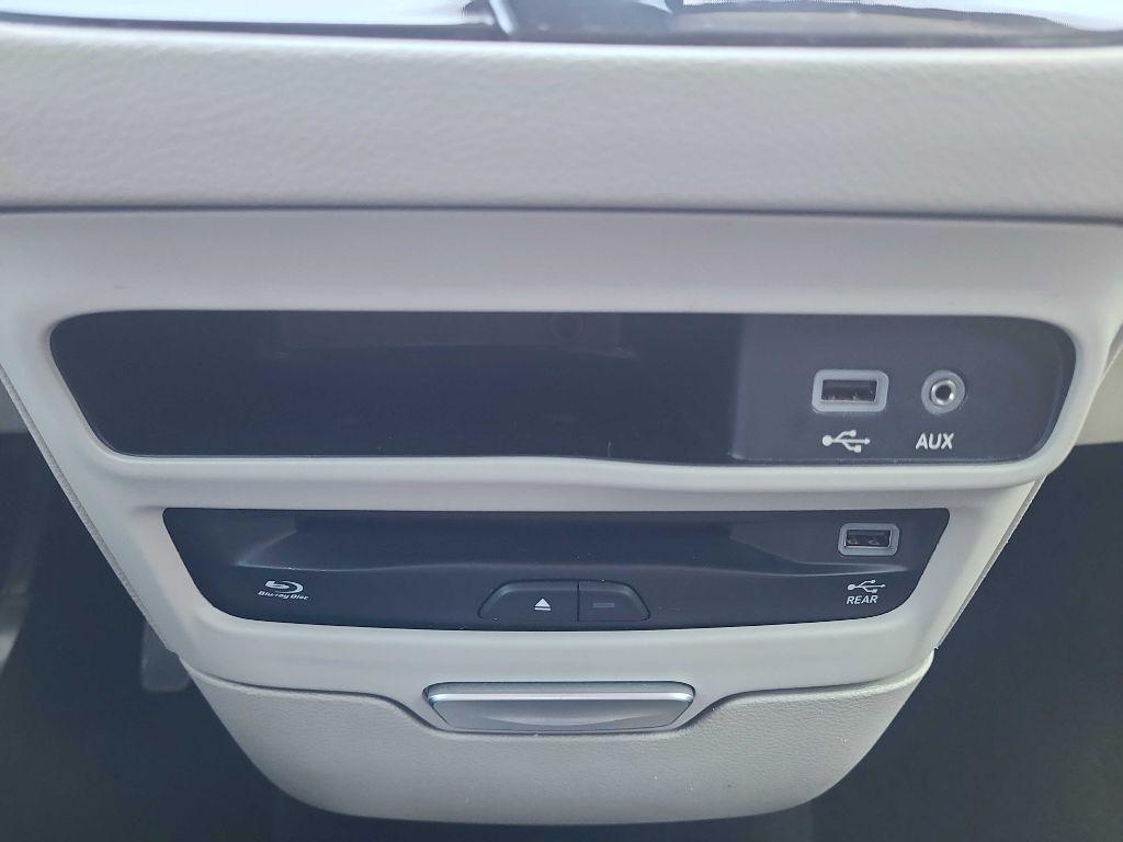 Chrysler Pacifica Touring-L Plus FWD 2017