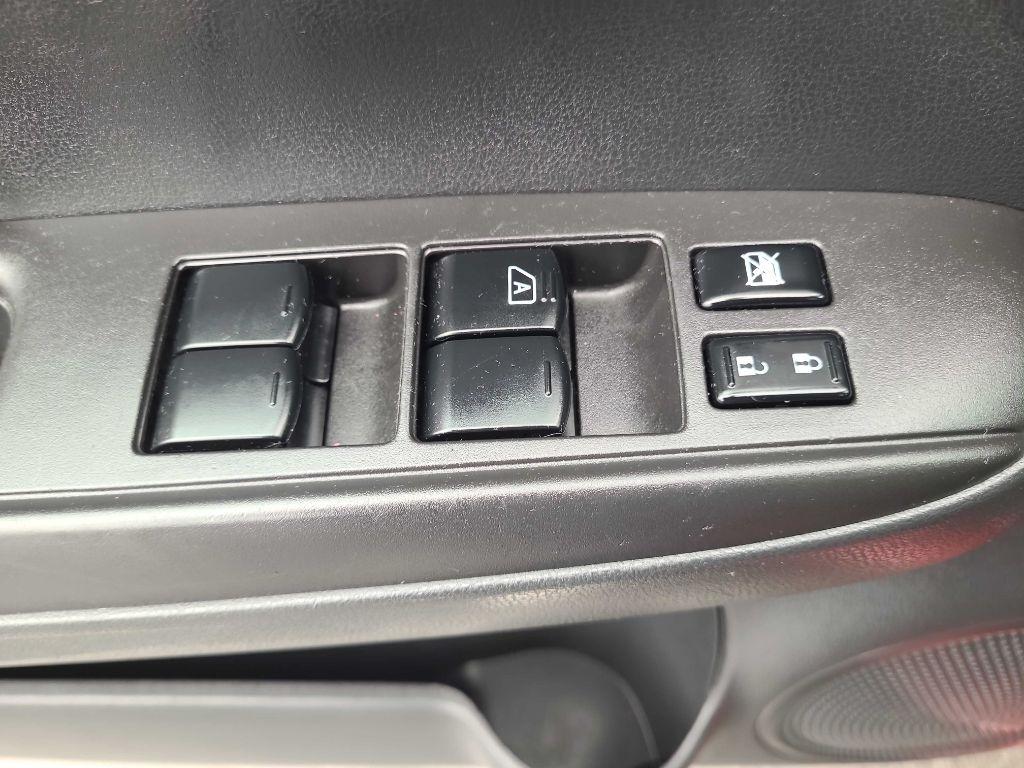 Nissan Versa Sedan S Manual 2017