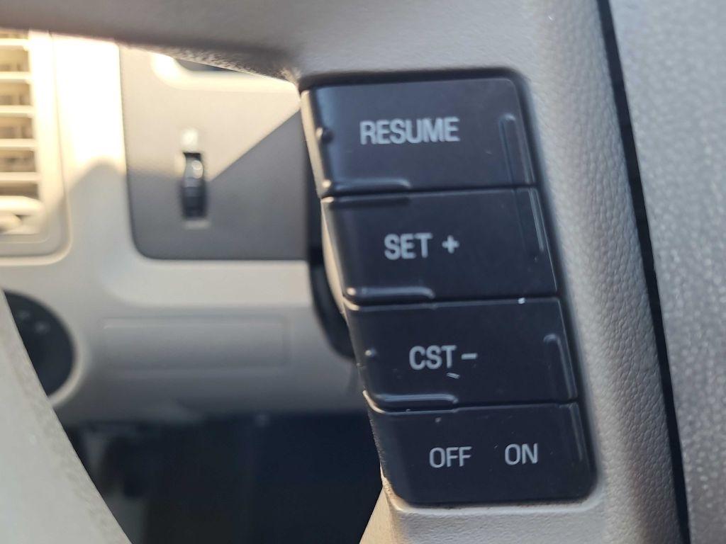 Ford Escape FWD 4dr I4 Man XLS 2008