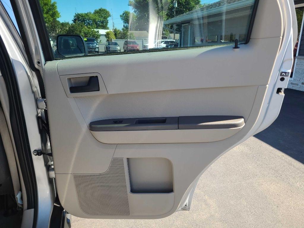 Ford Escape FWD 4dr I4 Man XLS 2008