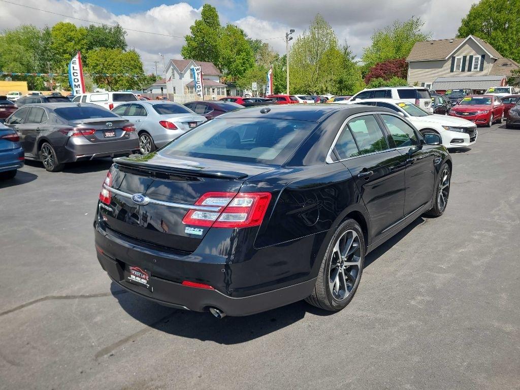 Ford Taurus 4dr Sdn SHO AWD 2016