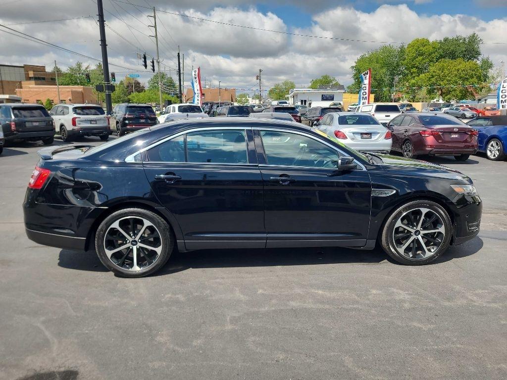 Ford Taurus 4dr Sdn SHO AWD 2016