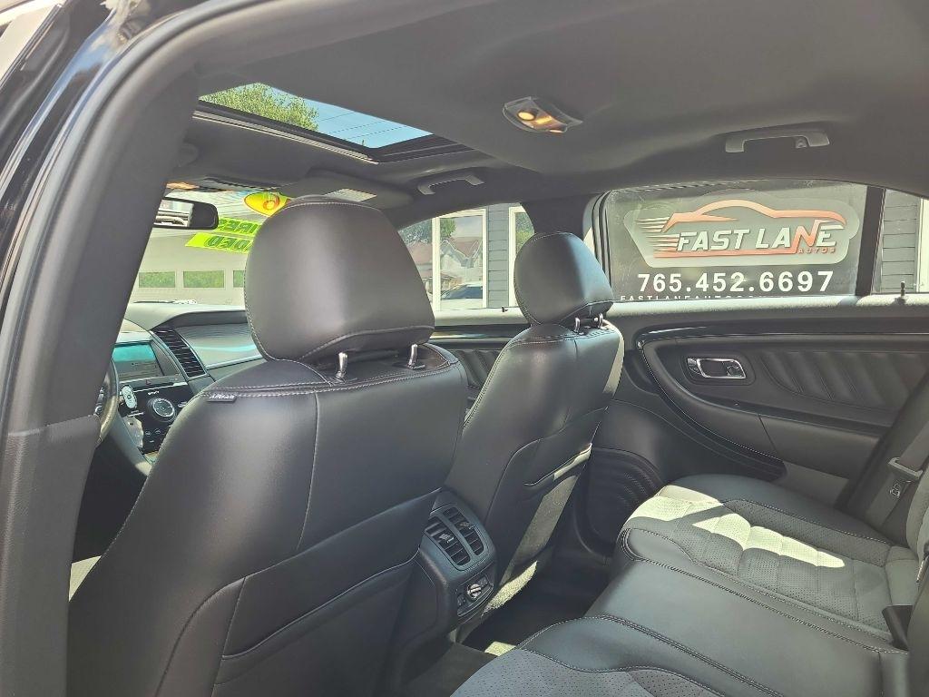 Ford Taurus 4dr Sdn SHO AWD 2016