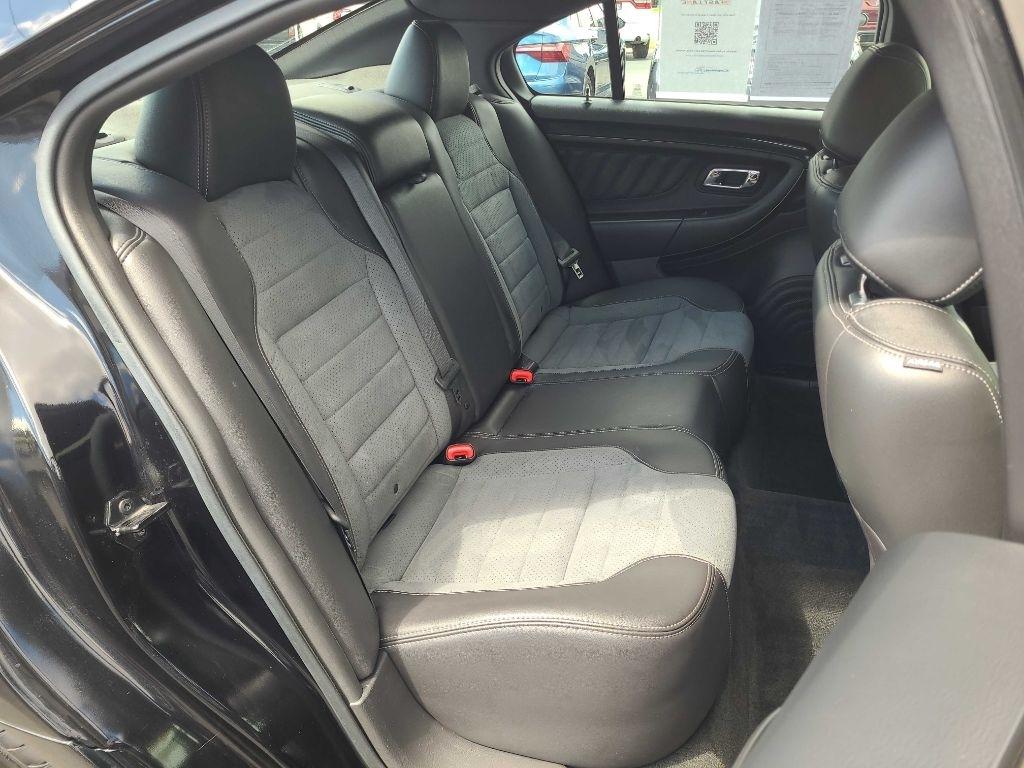 Ford Taurus 4dr Sdn SHO AWD 2016
