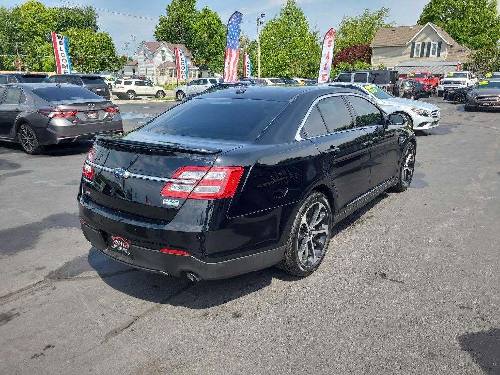 Ford Taurus 4dr Sdn SHO AWD 2016
