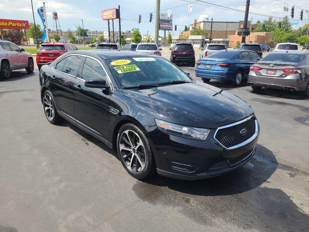 Ford Taurus 4dr Sdn SHO AWD 2016