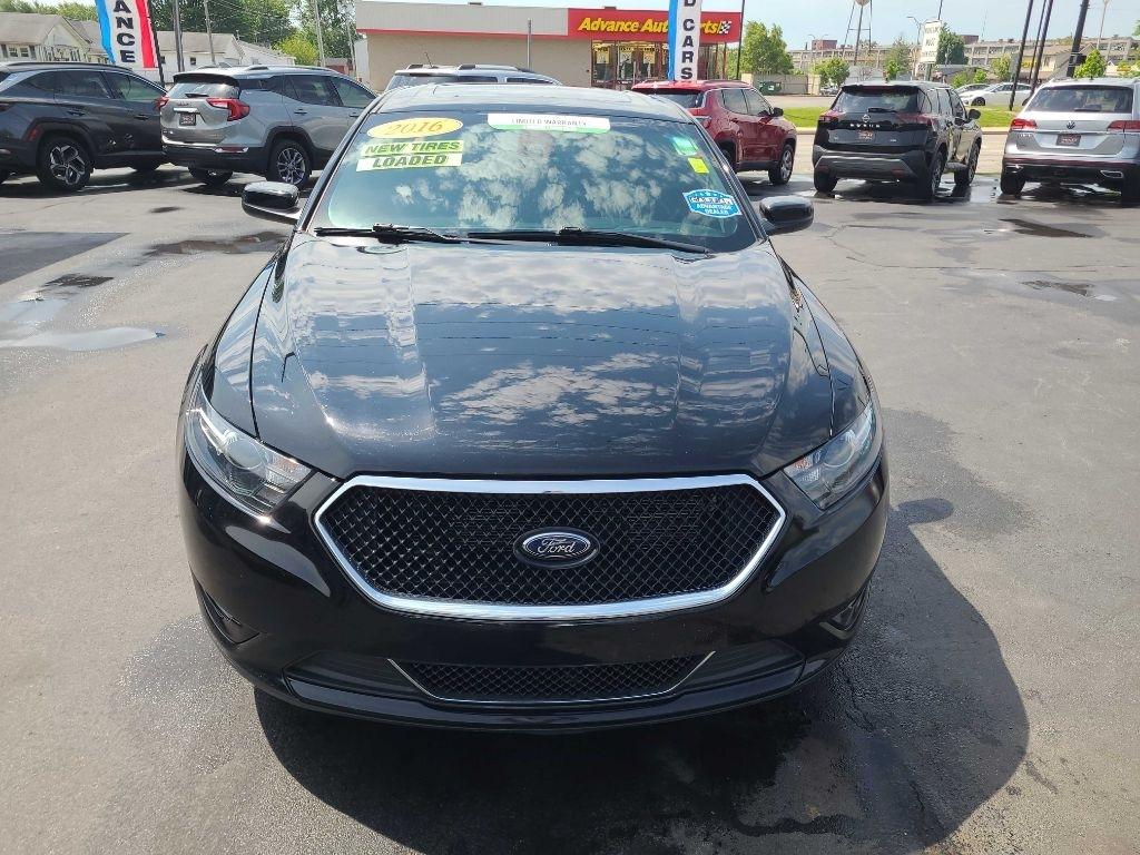Ford Taurus 4dr Sdn SHO AWD 2016