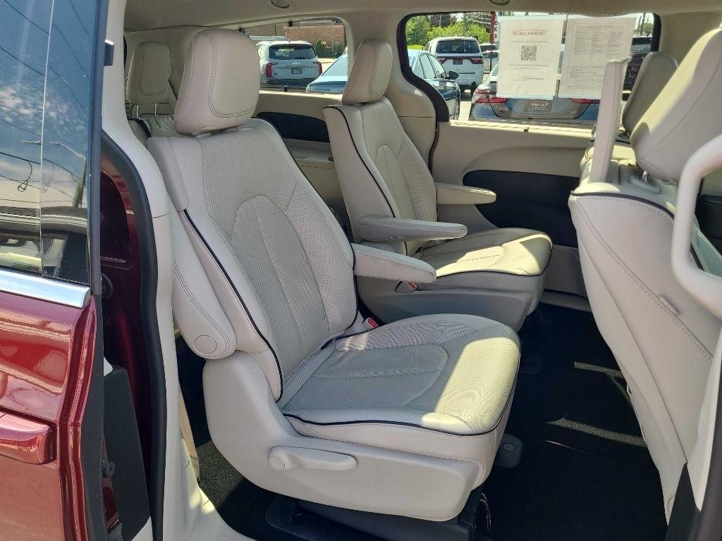 Chrysler Pacifica Hybrid Limited FWD 2018