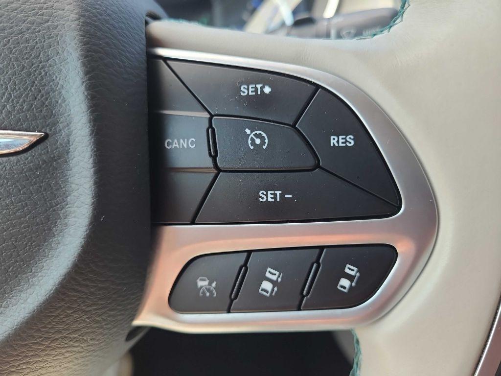 Chrysler Pacifica Hybrid Limited FWD 2018