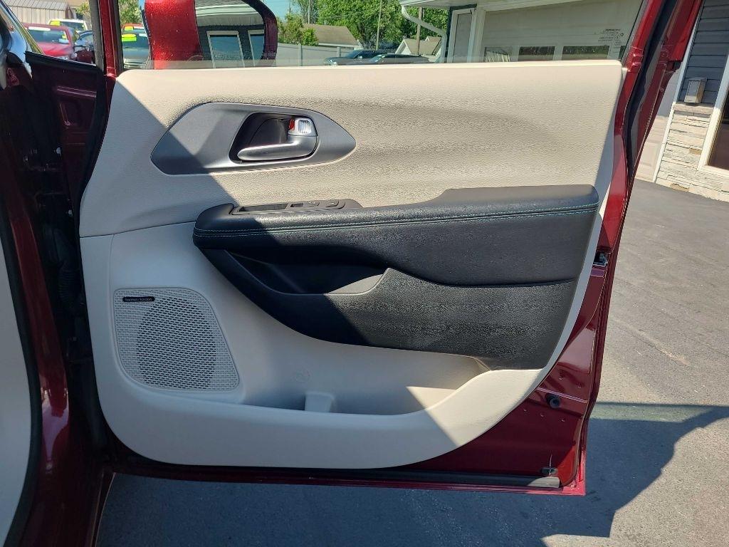 Chrysler Pacifica Hybrid Limited FWD 2018