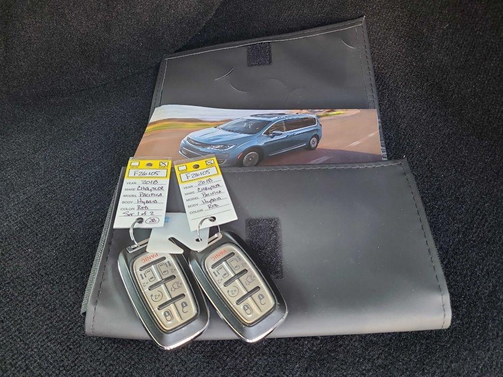 Chrysler Pacifica Hybrid Limited FWD 2018