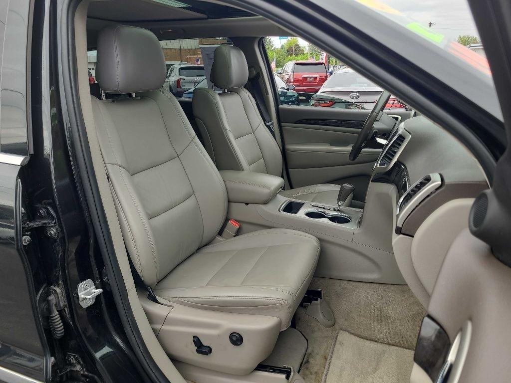 Jeep Grand Cherokee 4WD 4dr Laredo 2011