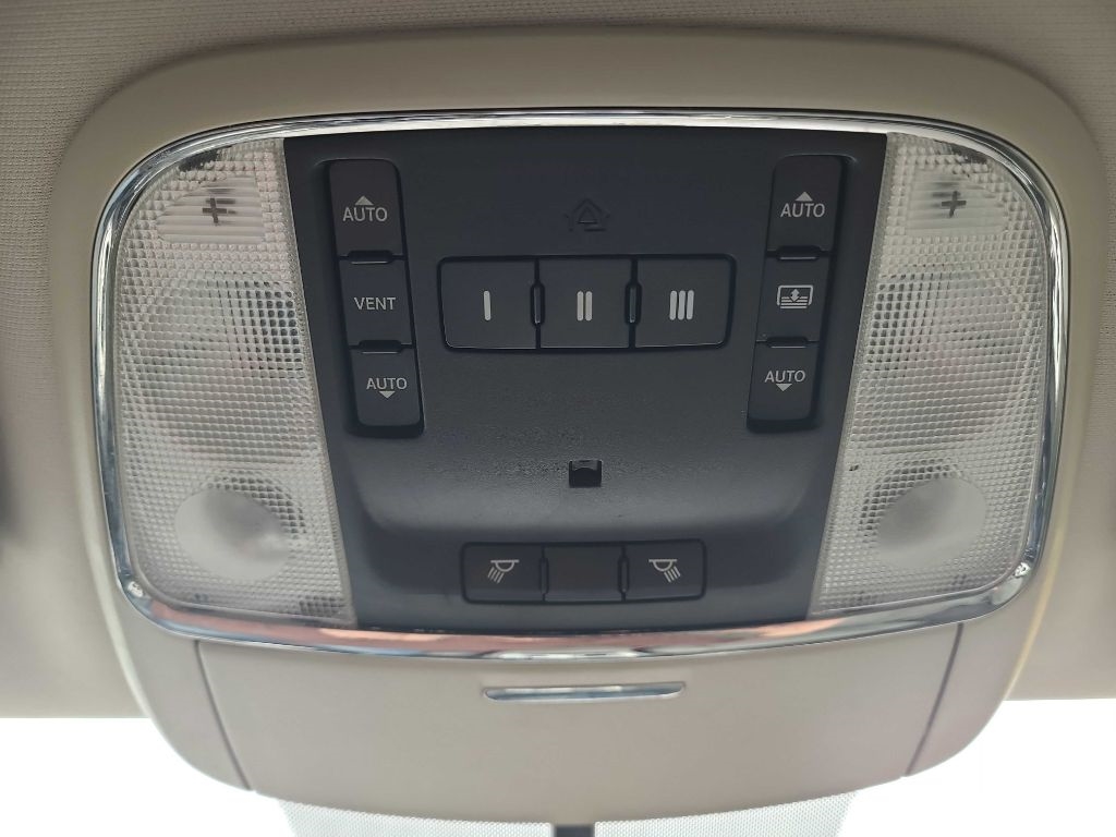 Jeep Grand Cherokee 4WD 4dr Laredo 2011
