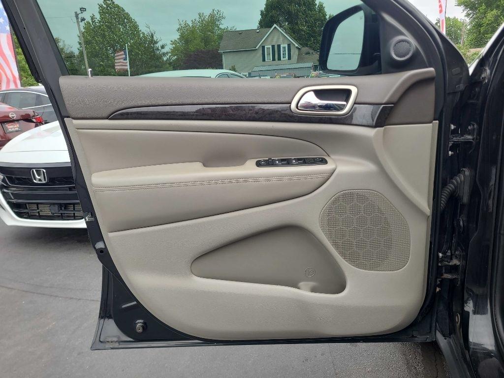 Jeep Grand Cherokee 4WD 4dr Laredo 2011