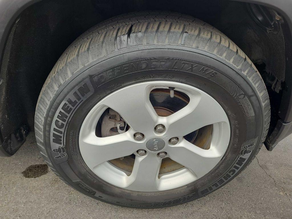 Jeep Grand Cherokee 4WD 4dr Laredo 2011