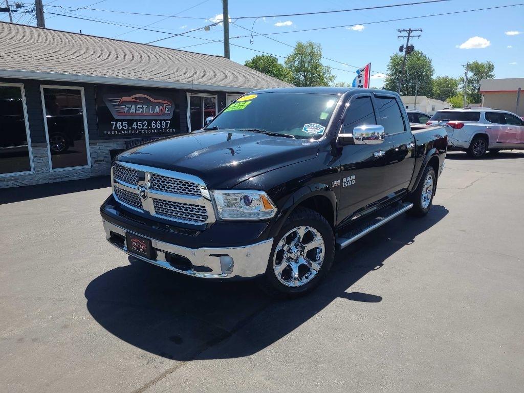 RAM 1500 4WD Crew Cab 140.5" Laramie 2014