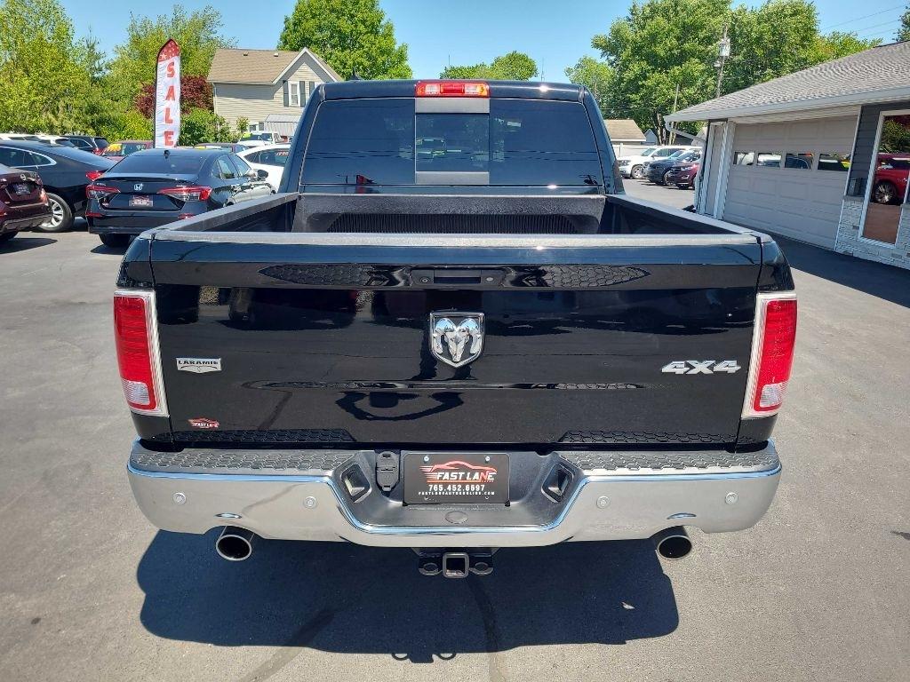 RAM 1500 4WD Crew Cab 140.5" Laramie 2014