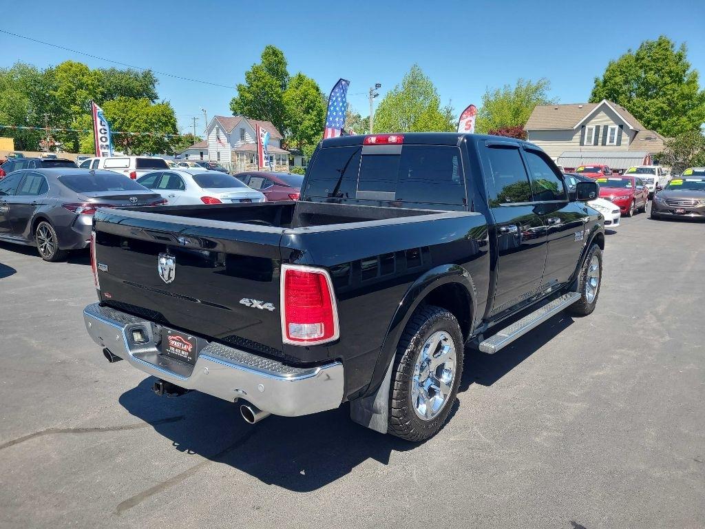 RAM 1500 4WD Crew Cab 140.5" Laramie 2014