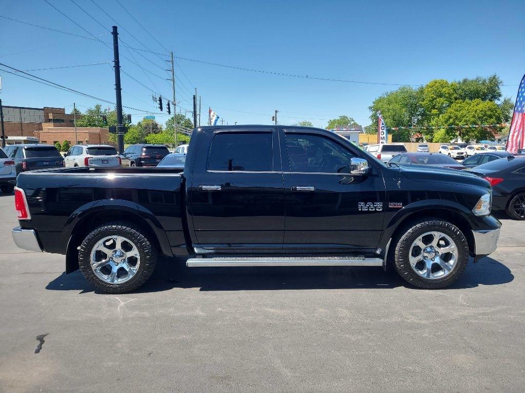 RAM 1500 4WD Crew Cab 140.5" Laramie 2014