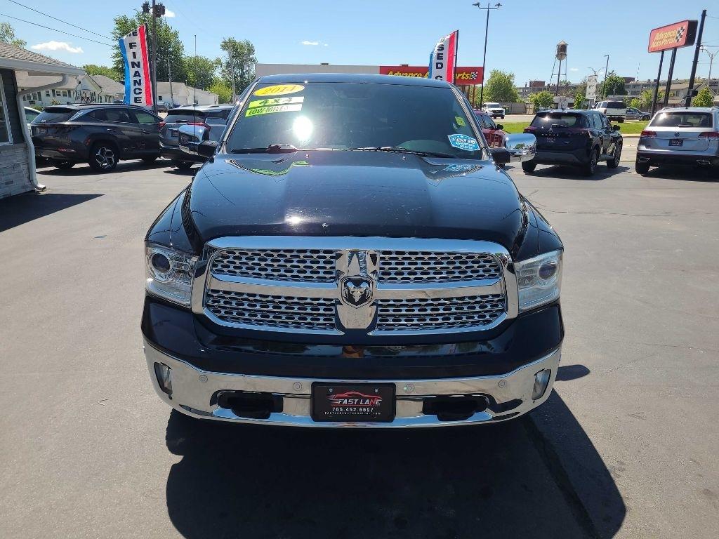 RAM 1500 4WD Crew Cab 140.5" Laramie 2014