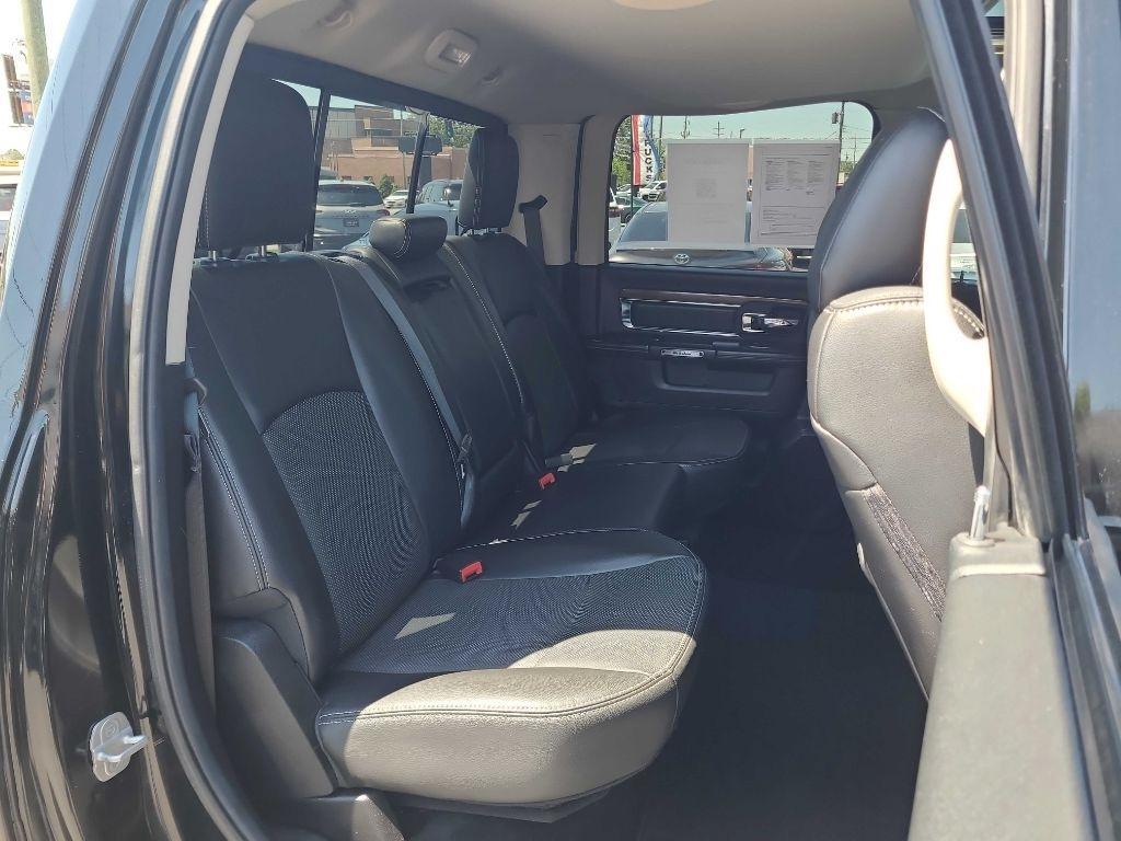 RAM 1500 4WD Crew Cab 140.5" Laramie 2014