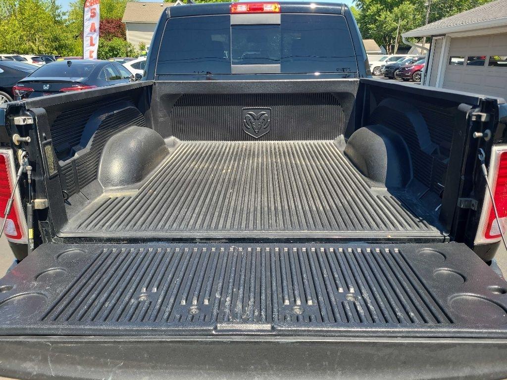 RAM 1500 4WD Crew Cab 140.5" Laramie 2014