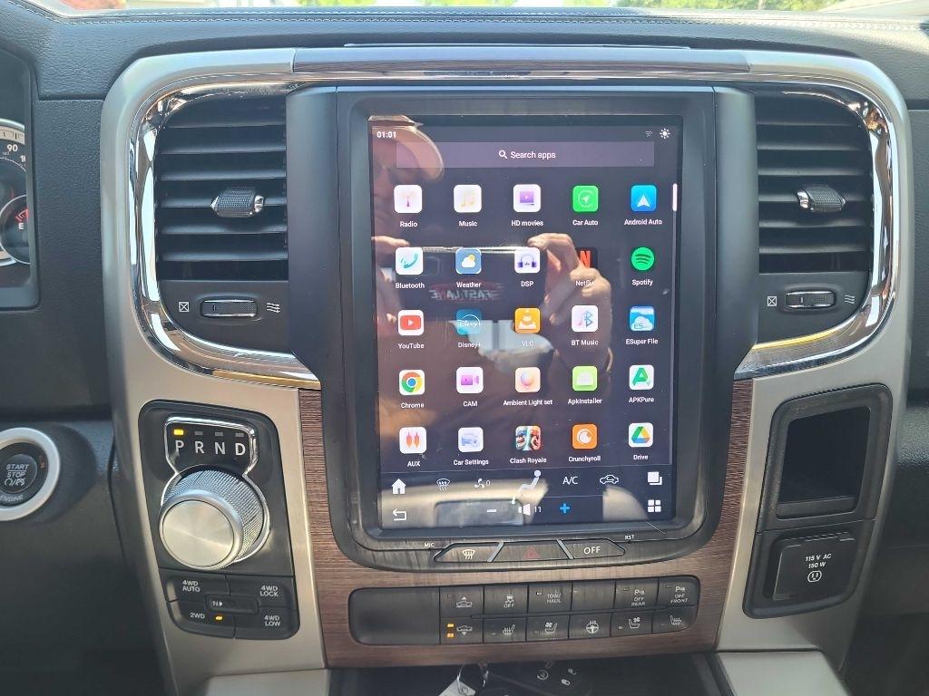 RAM 1500 4WD Crew Cab 140.5" Laramie 2014