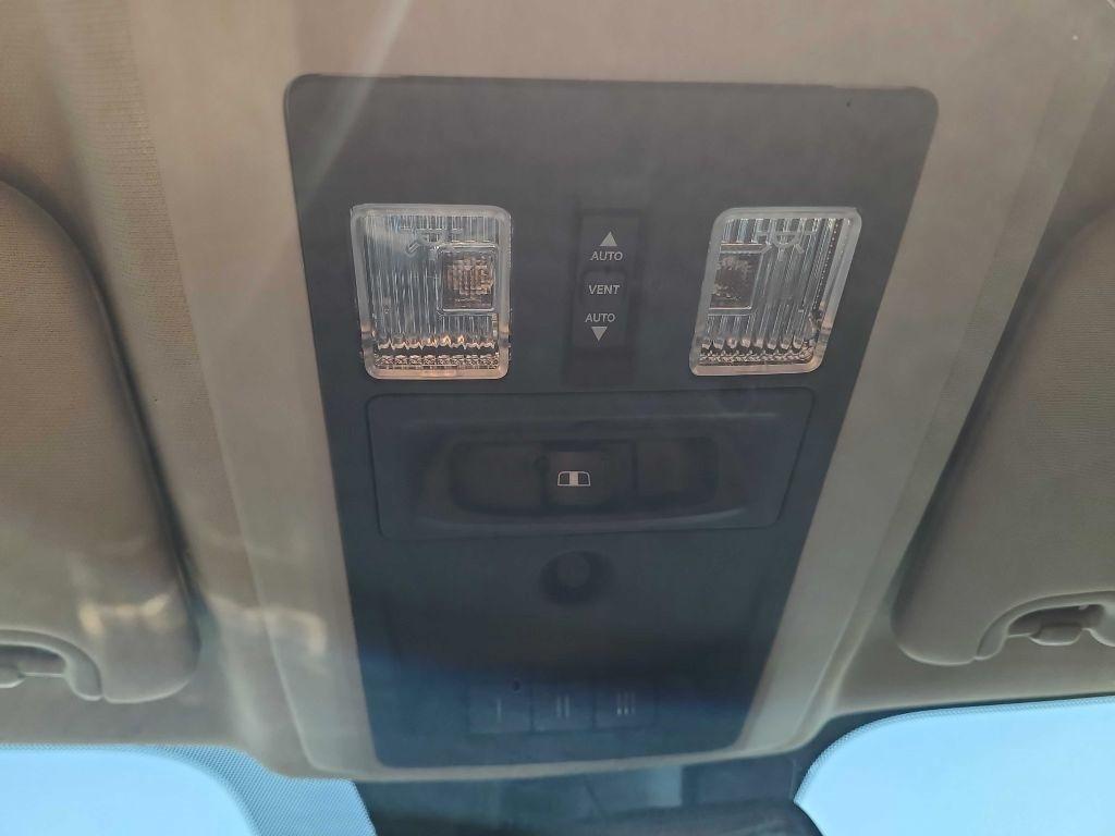 RAM 1500 4WD Crew Cab 140.5" Laramie 2014
