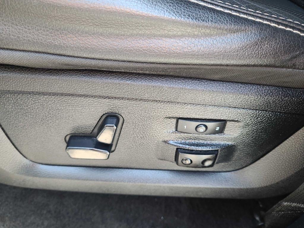 RAM 1500 4WD Crew Cab 140.5" Laramie 2014