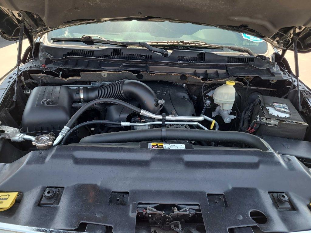 RAM 1500 4WD Crew Cab 140.5" Laramie 2014