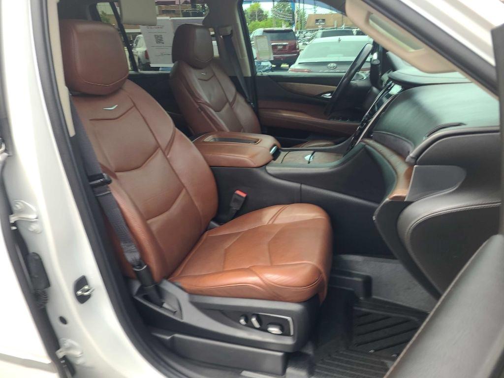 Cadillac Escalade ESV 4WD 4dr Premium Luxury 2019