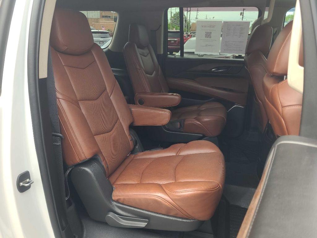 Cadillac Escalade ESV 4WD 4dr Premium Luxury 2019
