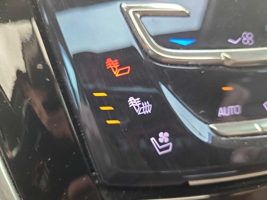 Cadillac Escalade ESV 4WD 4dr Premium Luxury 2019