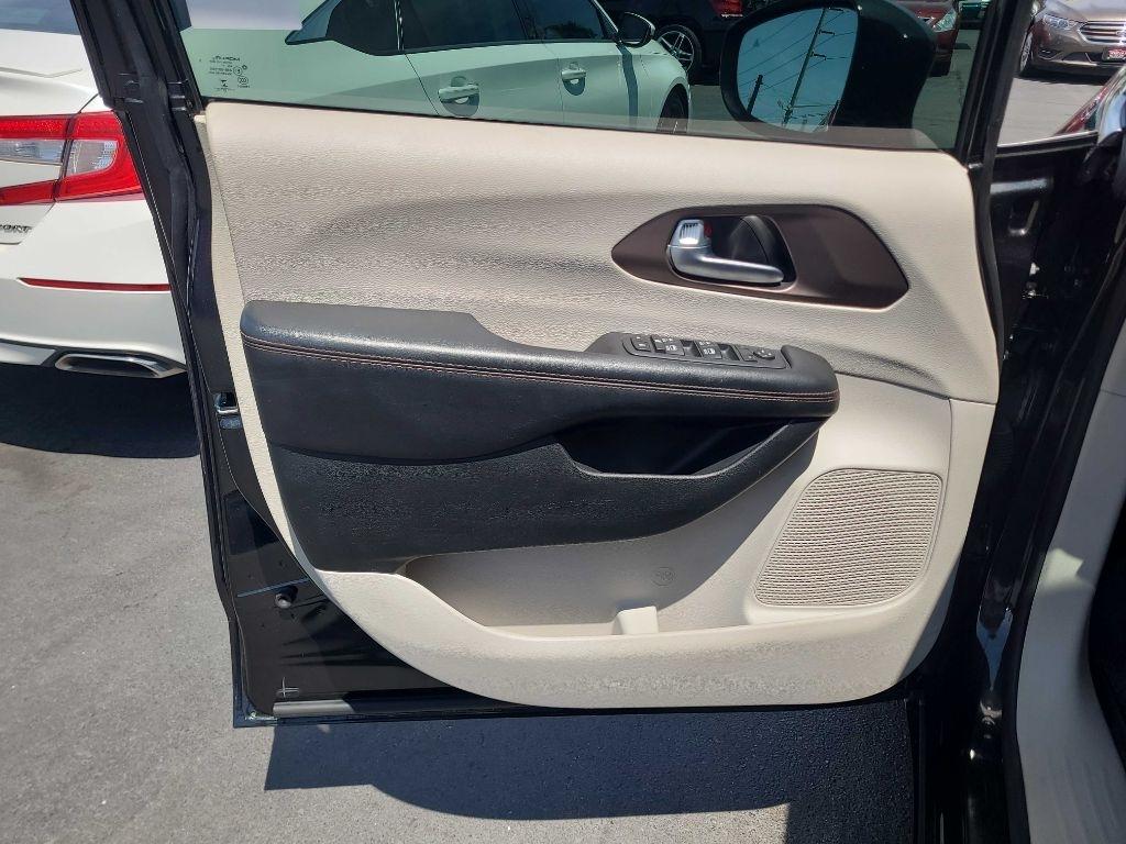 Chrysler Pacifica Touring L Plus FWD 2018