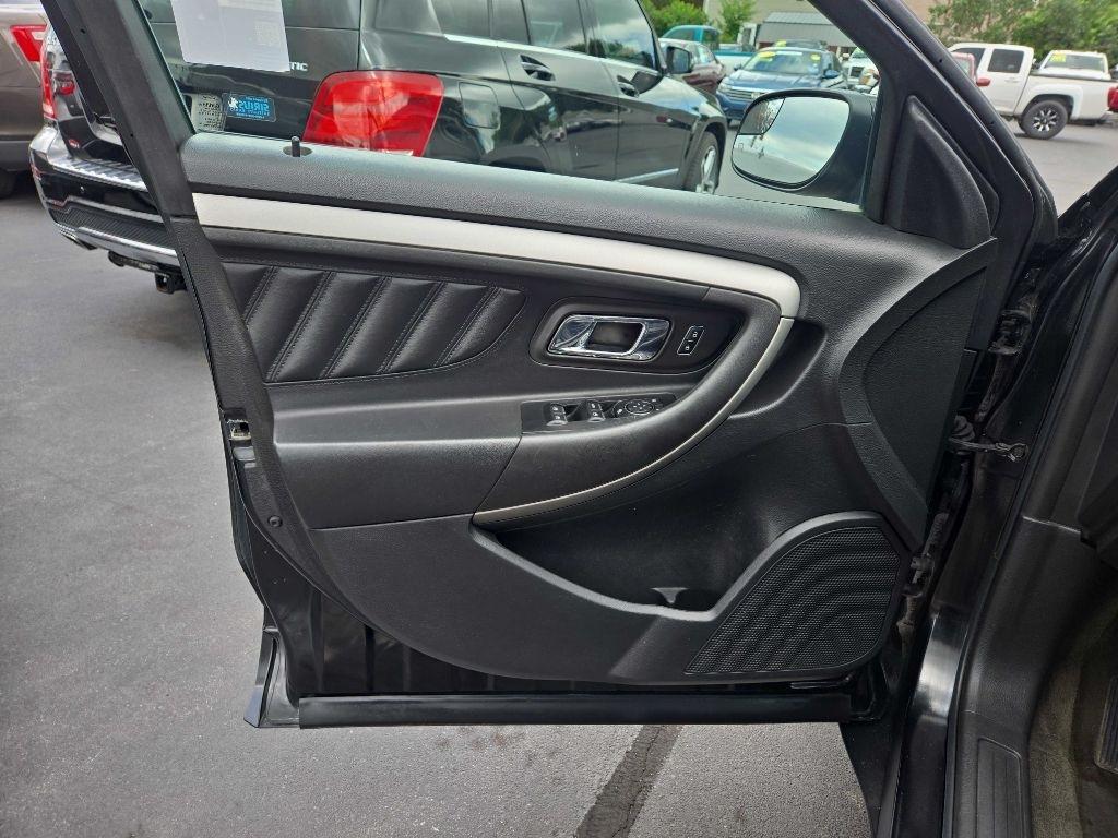Ford Taurus 4dr Sdn SEL FWD 2013