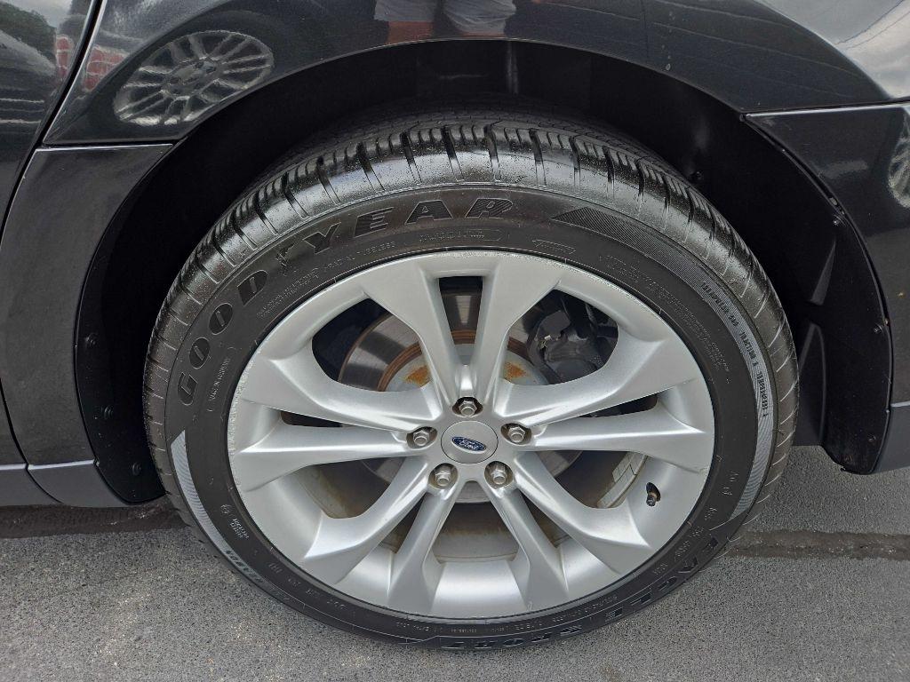 Ford Taurus 4dr Sdn SEL FWD 2013