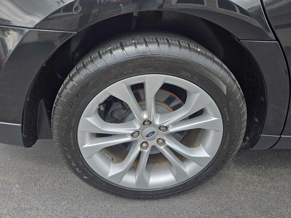 Ford Taurus 4dr Sdn SEL FWD 2013