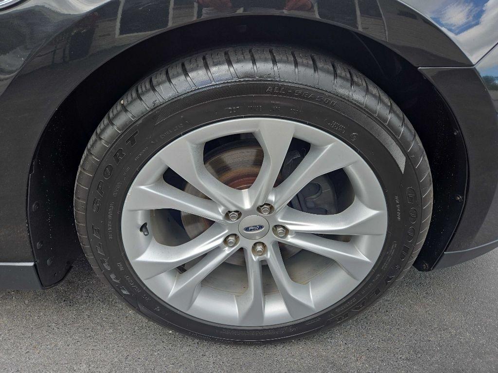 Ford Taurus 4dr Sdn SEL FWD 2013
